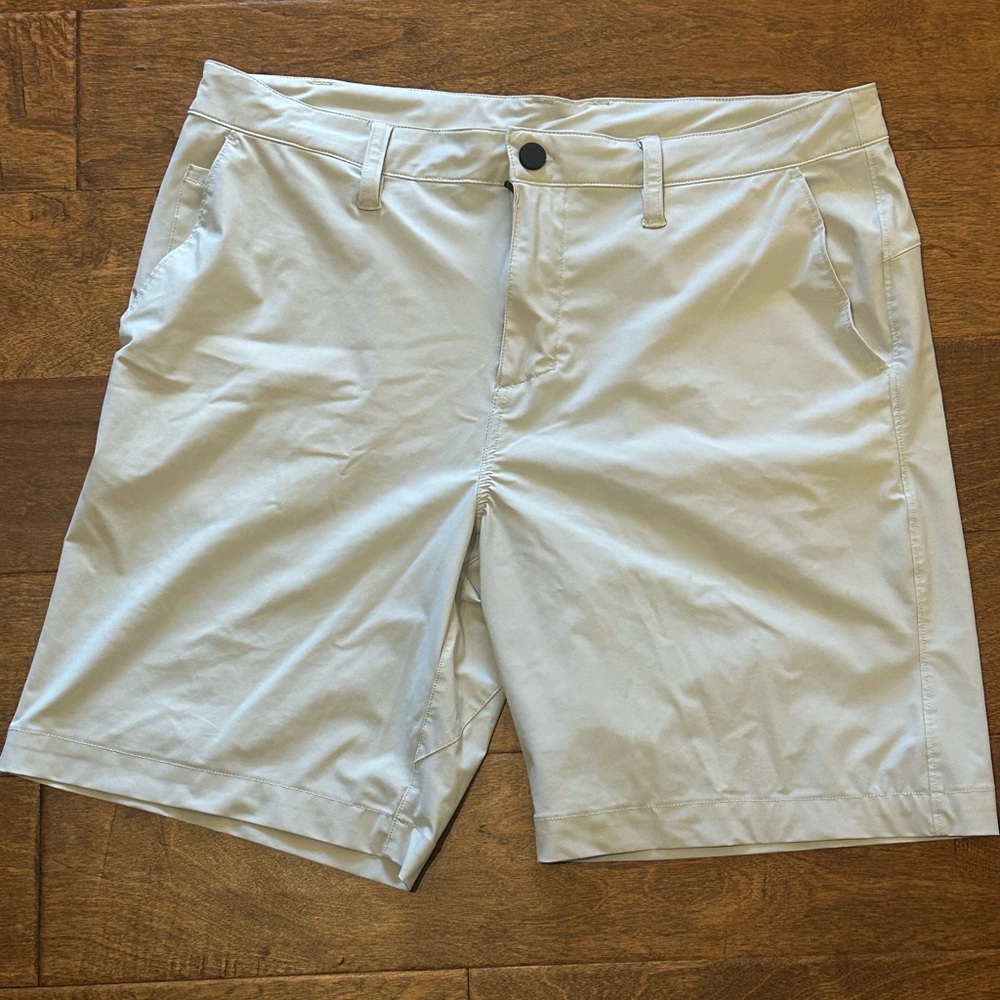 Zella Shorts Mens 35 Khaki Stretch Performance Golf Chino 9” Inseam